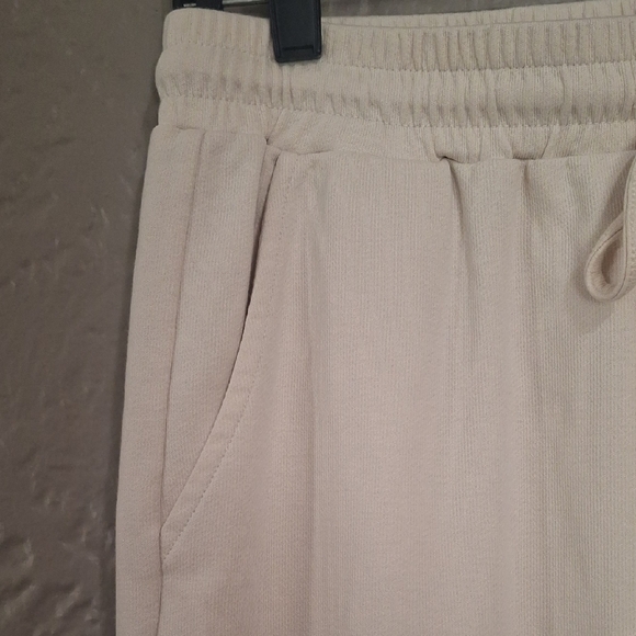 Neutal Ground Wome's Elegant Cream Wide Leg Pants Size M - Picture 4 of 10